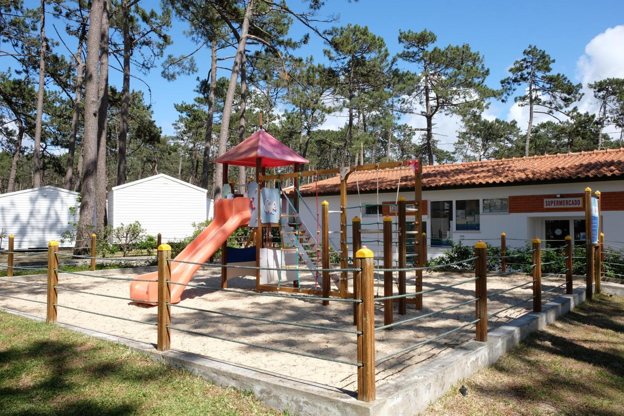 Отель Parque De Campismo Orbitur Сан-Педру-де-Моэл Экстерьер фото